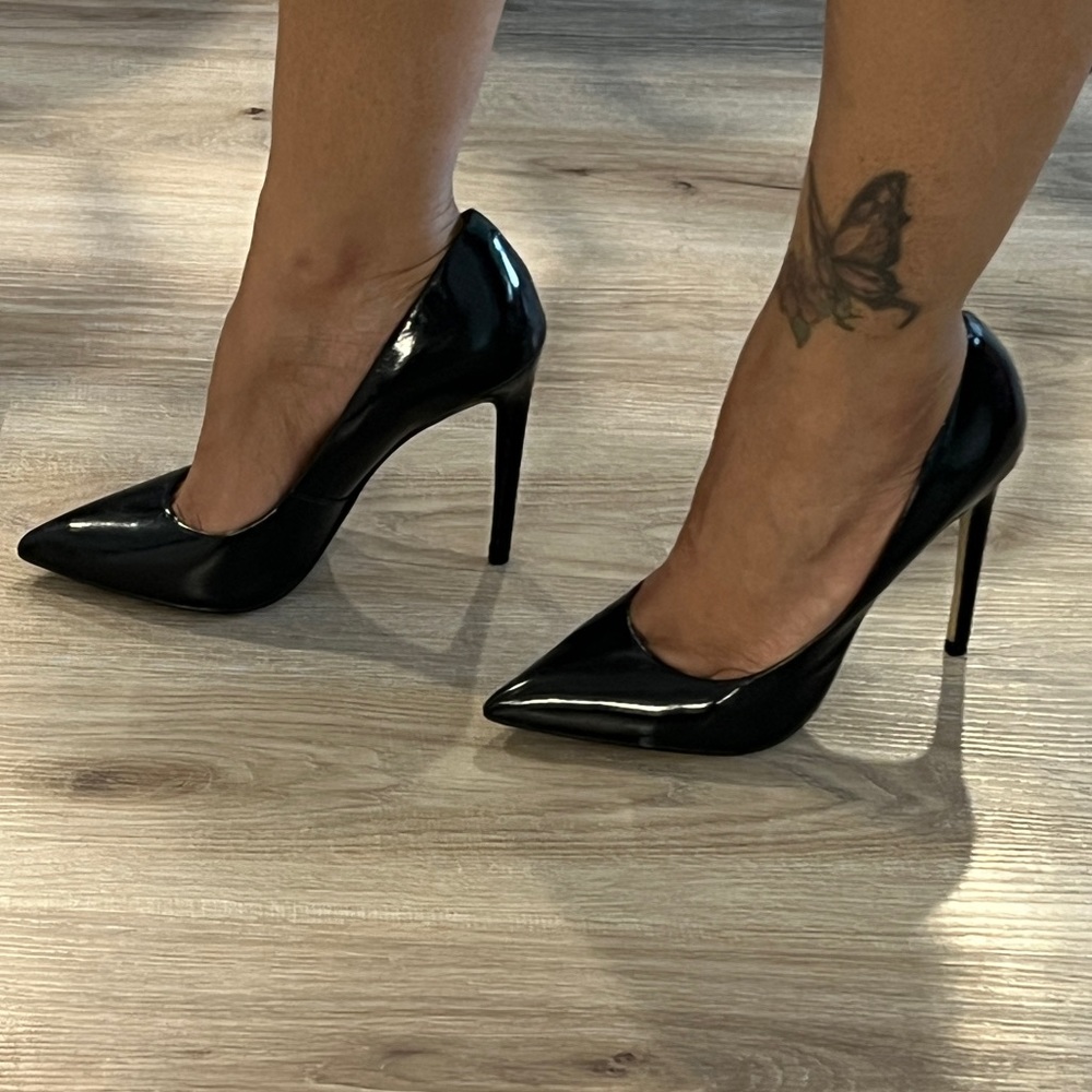 Black Steve Madden Pumps